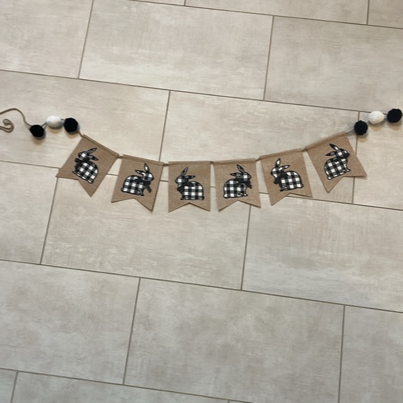 Burlap Easter Banner with Black and White Bunnies - Picture 1 of 3